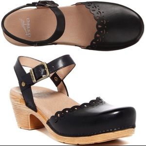 Black leather Marta Danskos with eyelet pattern - size 38, 7.5